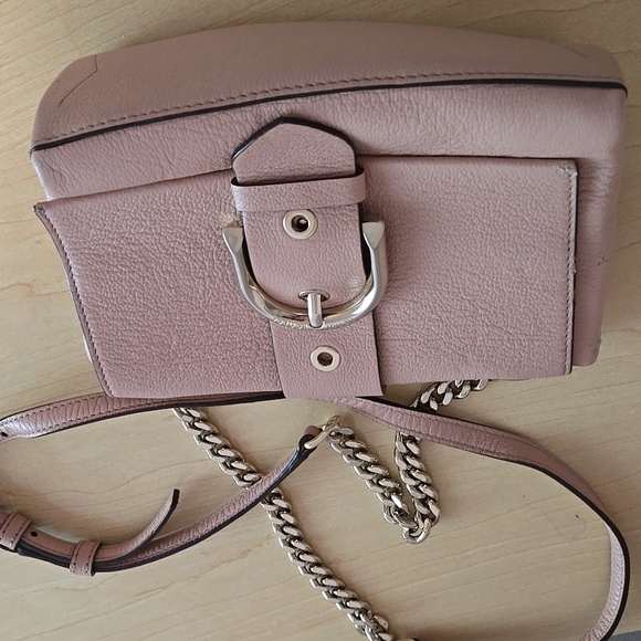 henri bendel Handbags - EUC Elegant Pink Chain Strap Bag